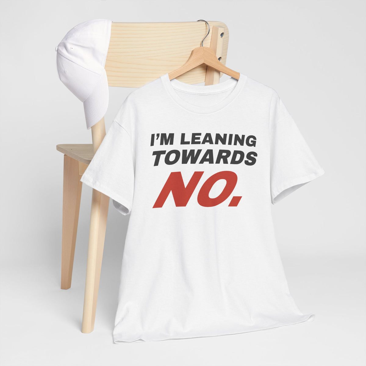 Ansicht: I'm Leaning Towards No – am Stuhl
