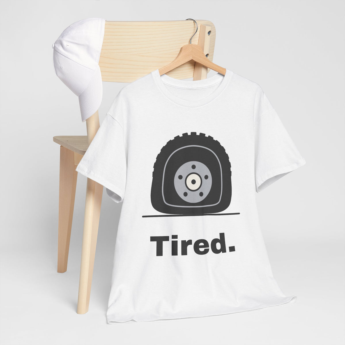 Ansicht: Tired – am Stuhl